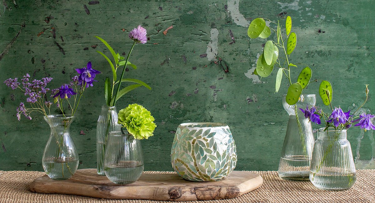 Vase ribbed glass