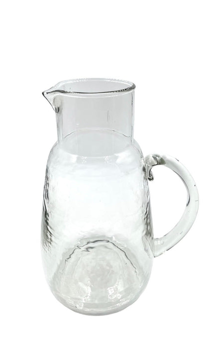 Karaffe aus gehämmertem Glas