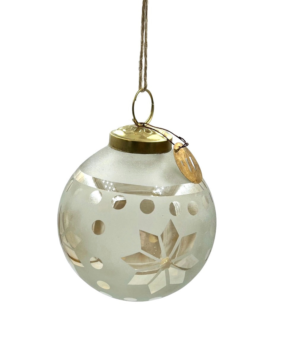 Kerstbal met mat ontwerp