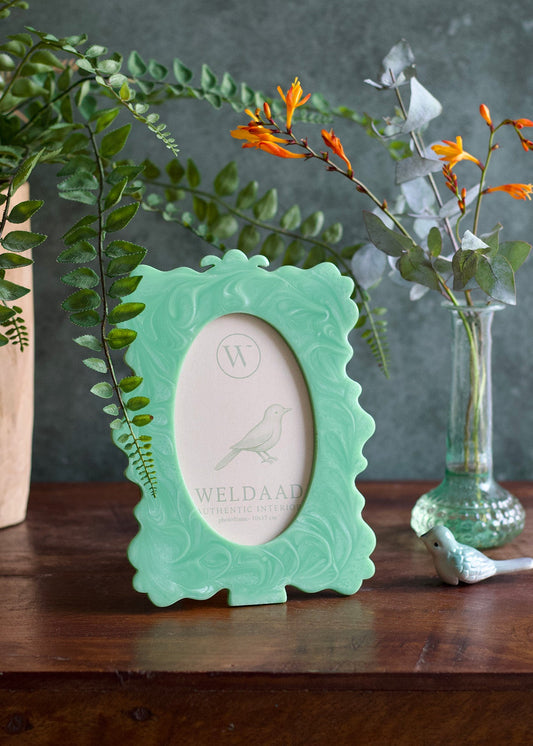 Green oval photo frame